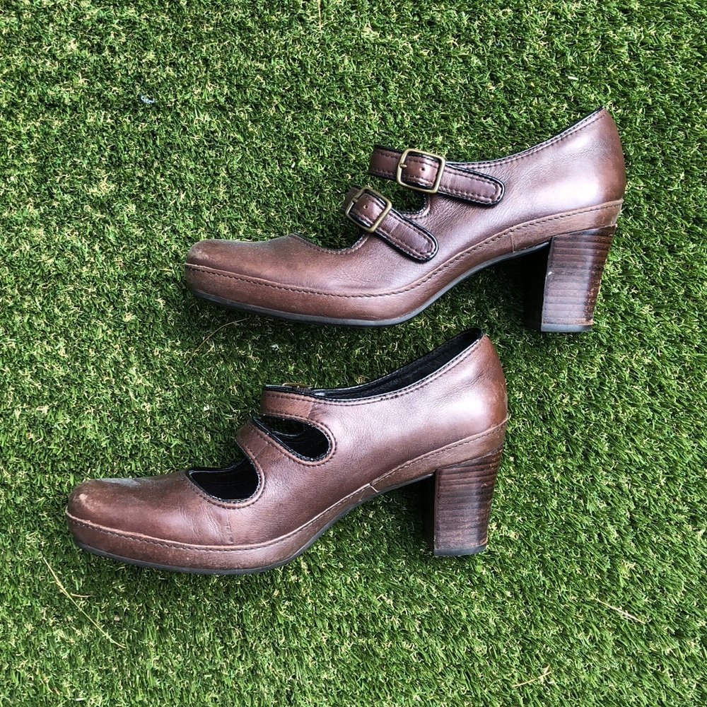 Clarks Brown Mary Jane Heels